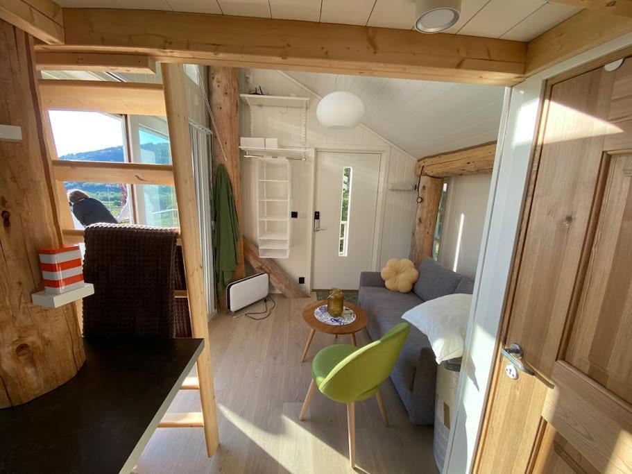 Minihus Med Drommeutsikt Til Sunnmorsalpene Lejlighed Aure  Eksteriør billede