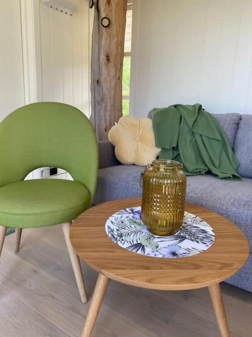 Minihus Med Drommeutsikt Til Sunnmorsalpene Lejlighed Aure  Eksteriør billede