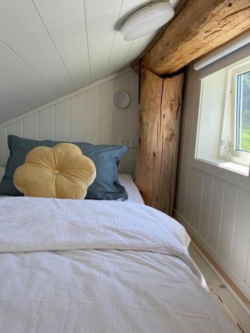 Minihus Med Drommeutsikt Til Sunnmorsalpene Lejlighed Aure  Eksteriør billede
